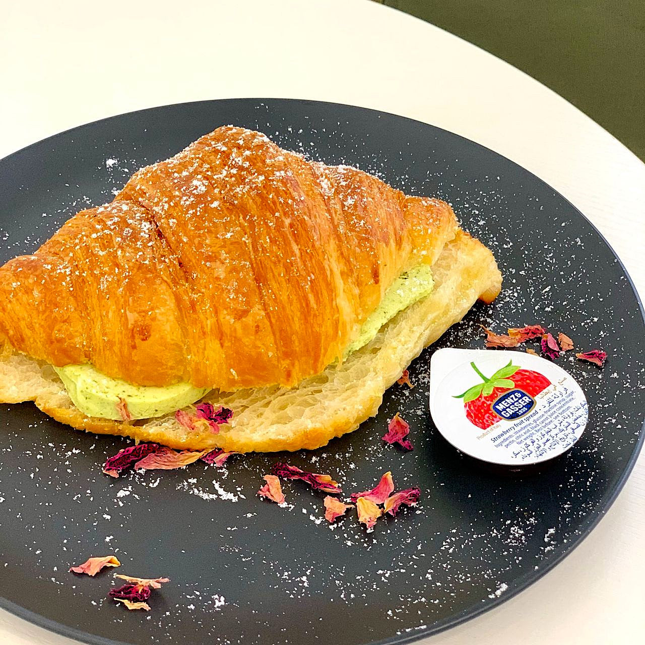 Lei Cha Butter Croissant (2pcs)