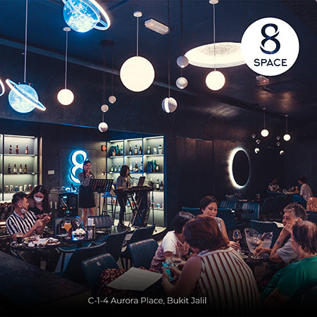 8 Space Restaurant & Bar